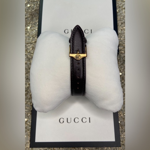 GUCCI ❤️❤️ AUTHENTIC WOMENS WATCH - Picture 6 of 9